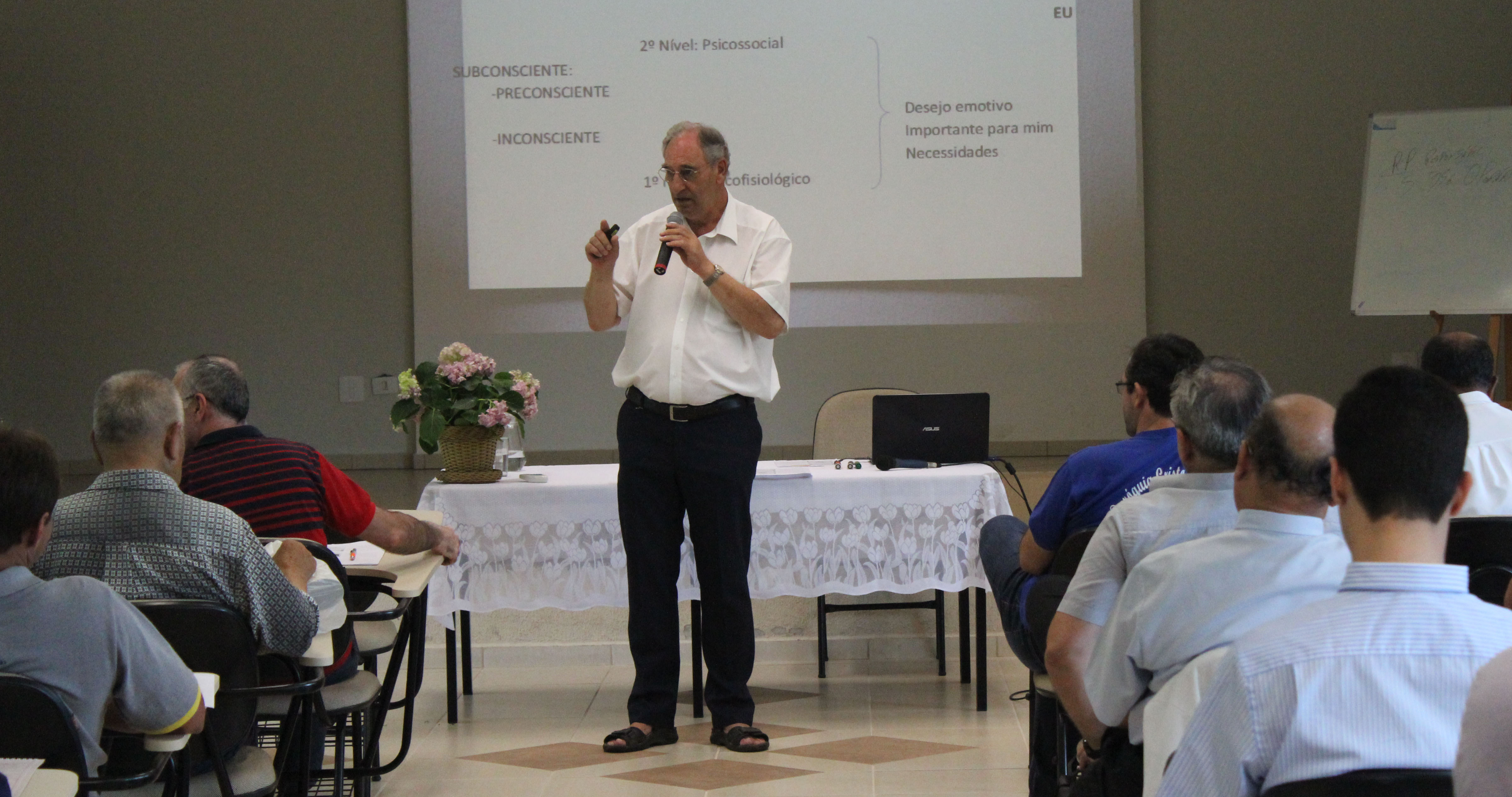 imagem-Padres estudam “Afetividade e a Vida Presbiteral” em curso do clero