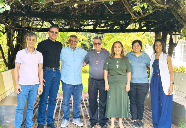 Arcebispo de Maringá recebe empresários para apresentação da Casa de Nazaré